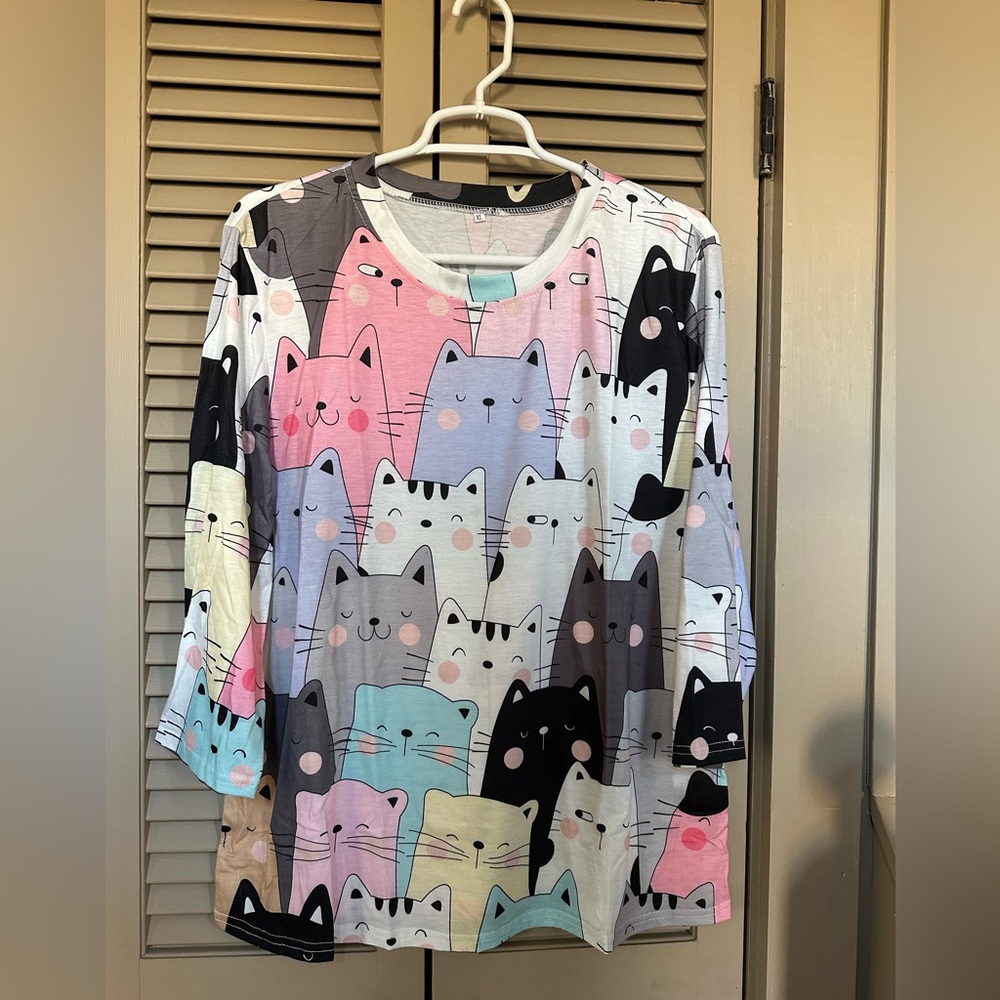 Women’s, 3/4 sleeve CAT shirt, Size XL